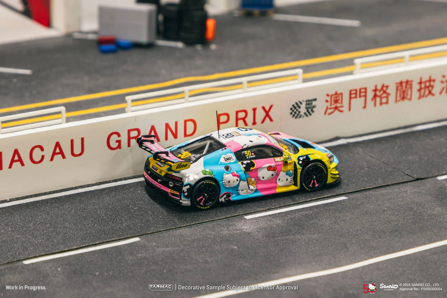 Tarmac Works 1:64 Audi R8 LMS GT3 Evo II Macau GT Cup – FIA GT World Cup 2023 – Race Version Uno Racing Adderly Fong Model Car + Trading Cards Combo Set – Hobby64