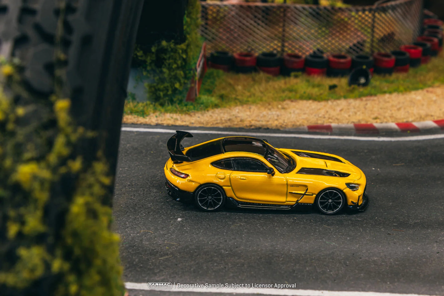 (Preorder) Tarmac Works 1:64 Mercedes-Benz AMG GT Black Series SHMEE150 – Global64