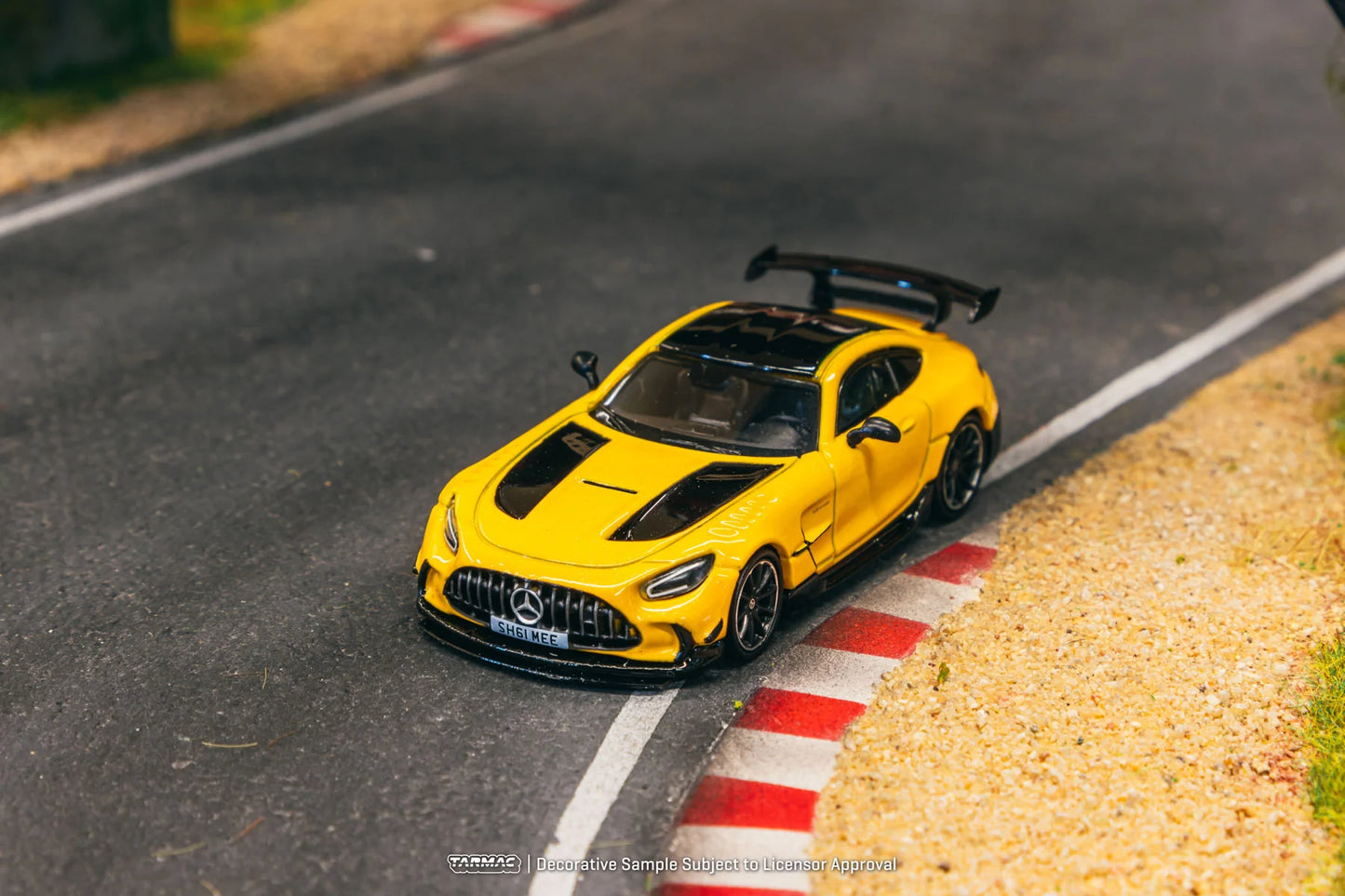 (Preorder) Tarmac Works 1:64 Mercedes-Benz AMG GT Black Series SHMEE150 – Global64