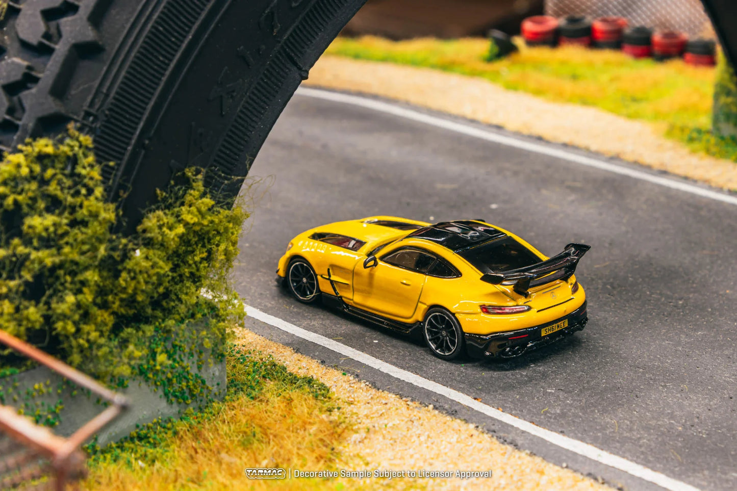 (Preorder) Tarmac Works 1:64 Mercedes-Benz AMG GT Black Series SHMEE150 – Global64