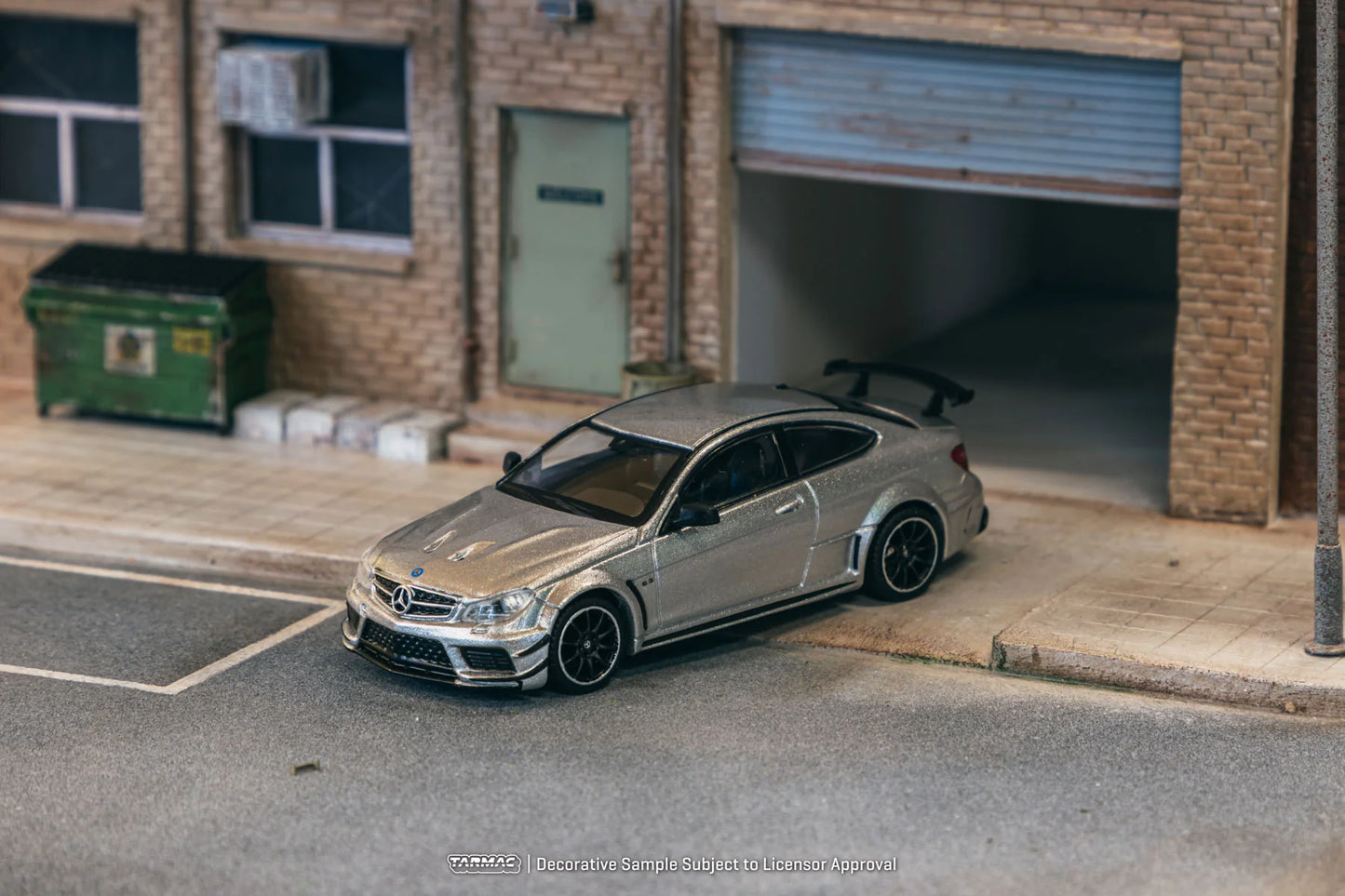 (Preorder) Tarmac Works 1:64 Mercedes-Benz C 63 AMG Coupé Black Series – Silver Metallic- Global64