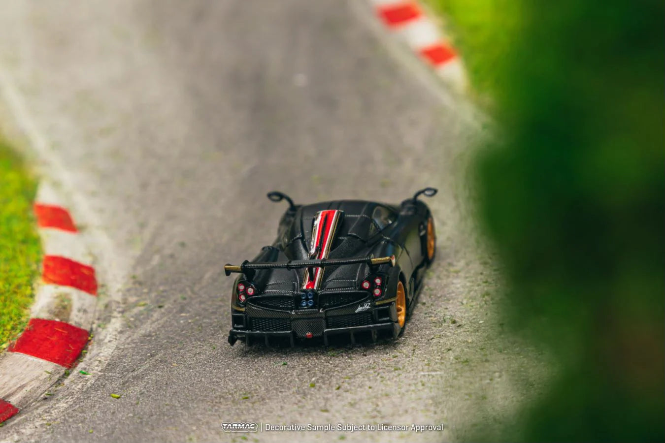 (Preorder) Tarmac Works 1:64 Pagani Imola Limited Edition – Matt Black Carbon Fiber- Global64