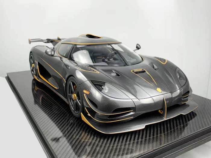 FrontiArt 1:8 Koenigsegg Agera RS Phoenix Carbon Gold F124-156 (Preorder)