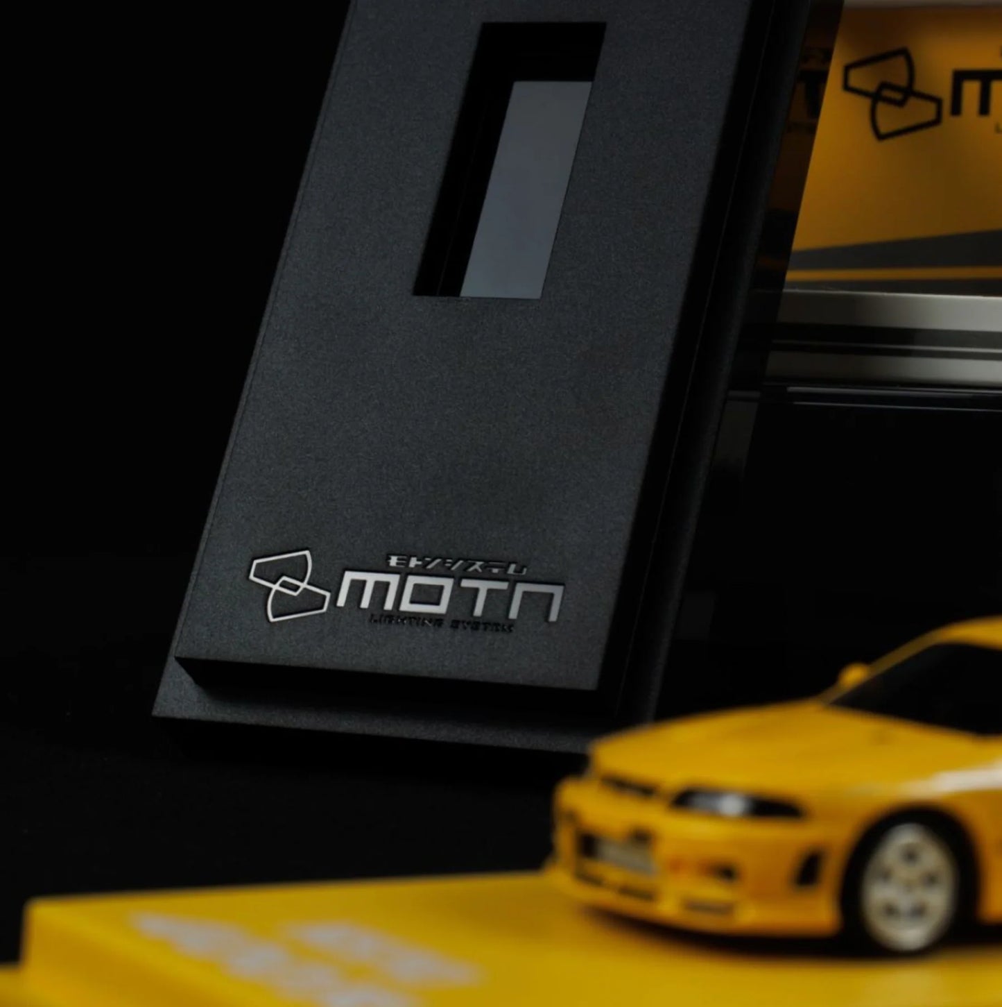 Kyosho 1:64 Mini Car & Book Nissan Nismo 400R Yellow